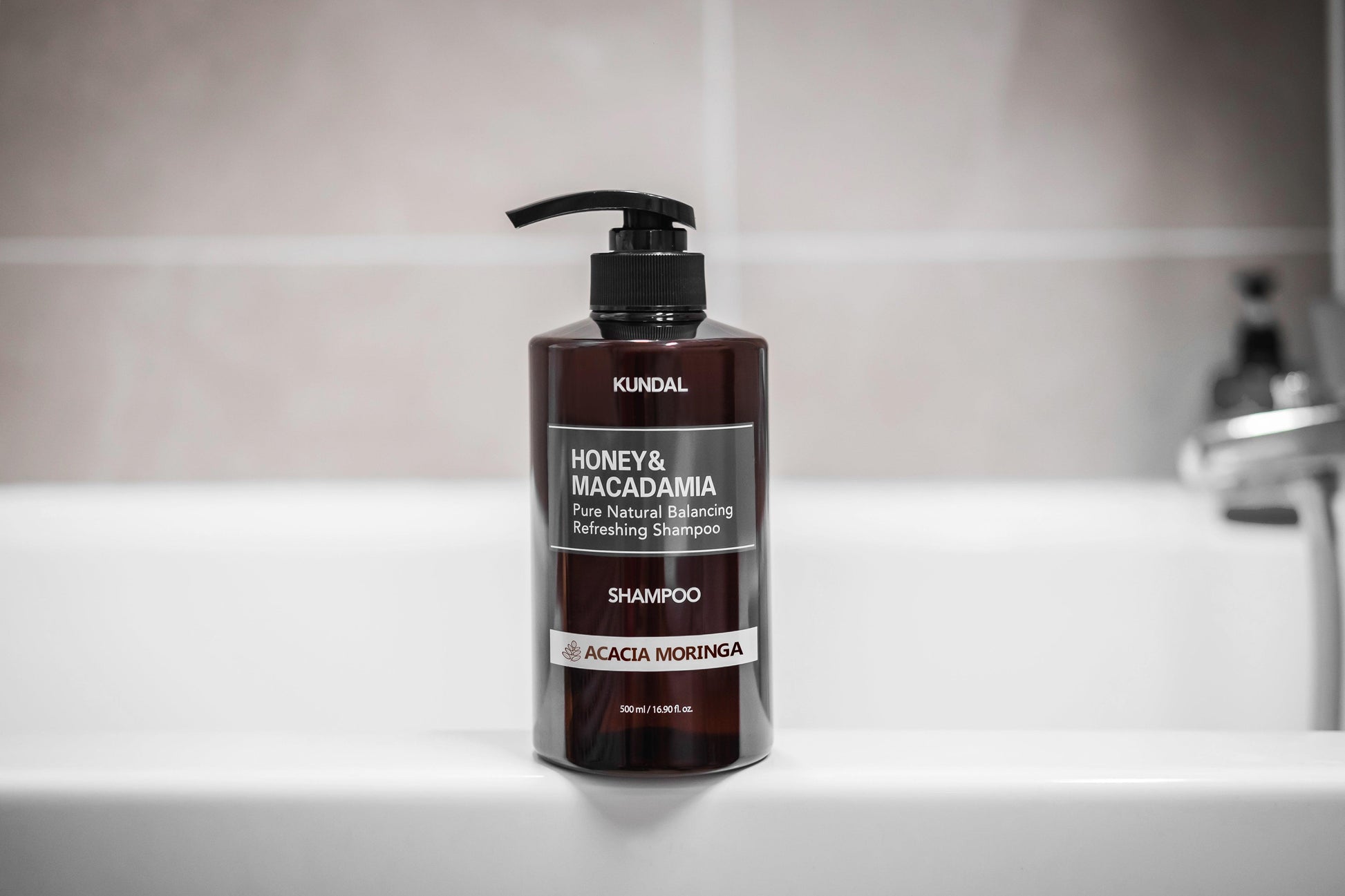 KUNDAL HONEY&MACADAMIA Pure Natural Balancing Refreshing Shampoo 500ml #ACACIA MORINGA-thekimyoung.com
